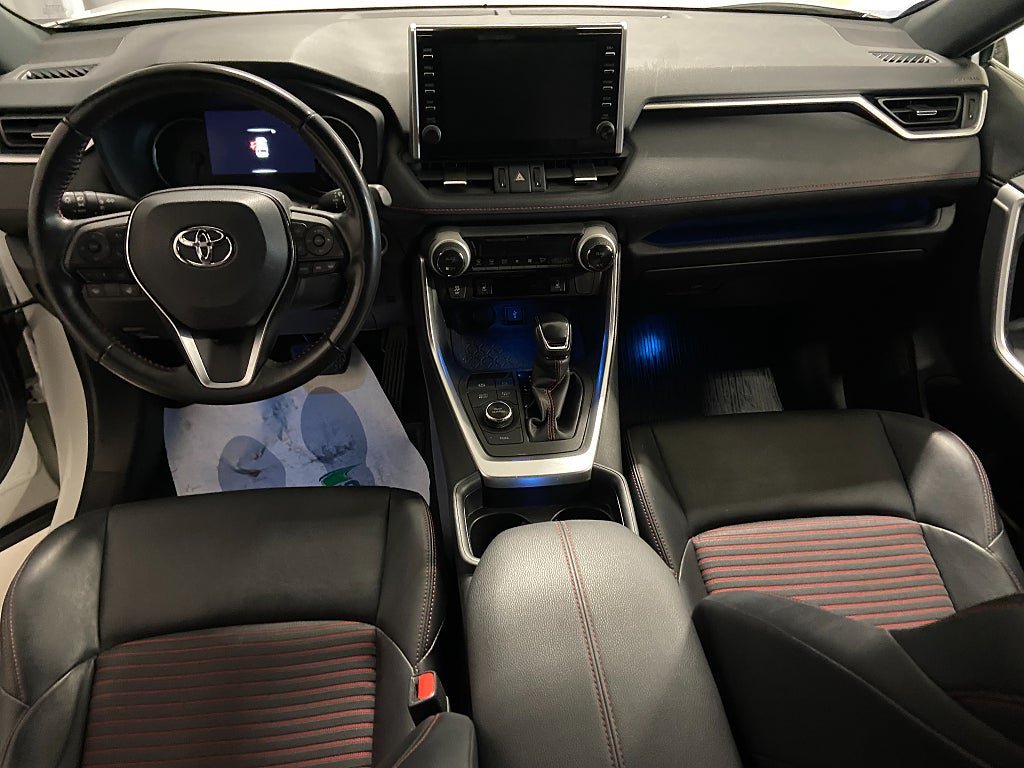 Vehicle Image 11
