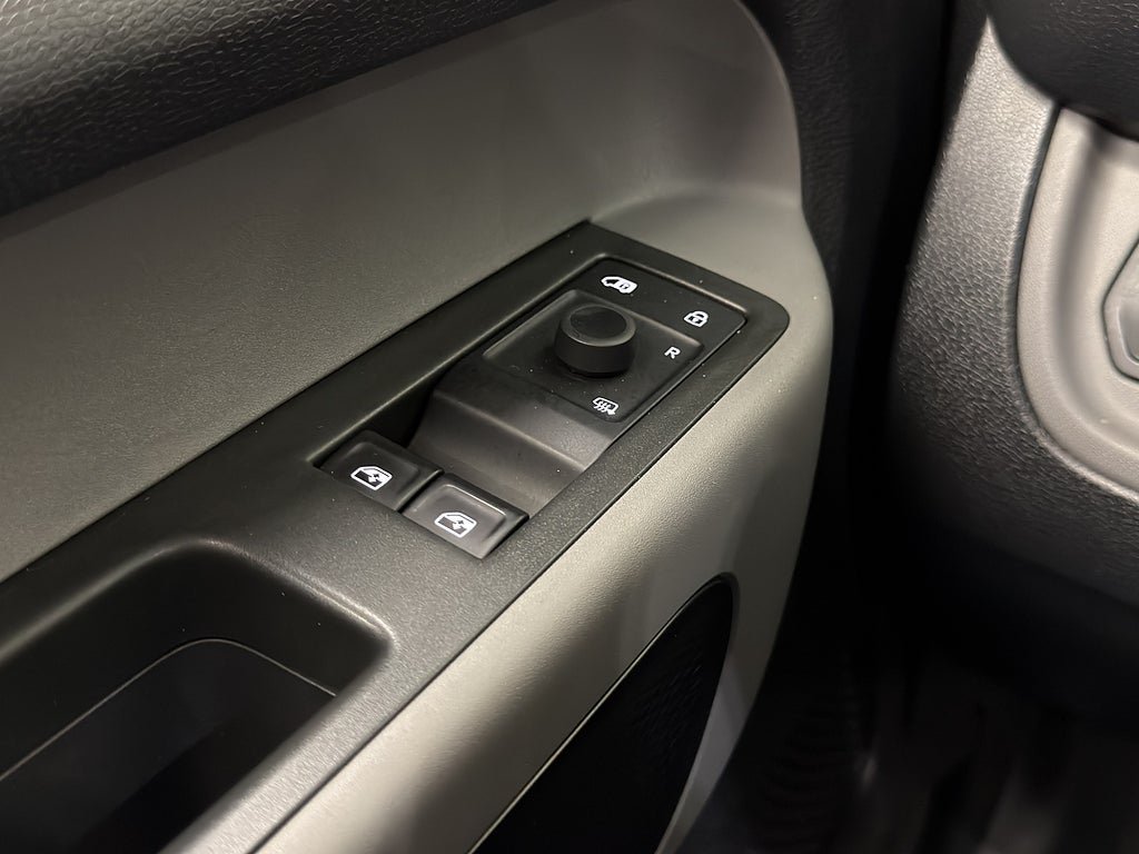 Vehicle Image 37