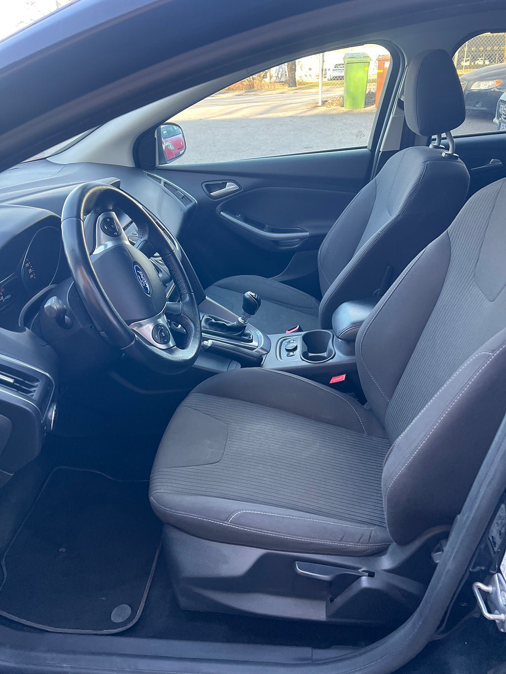 Vehicle Image 8
