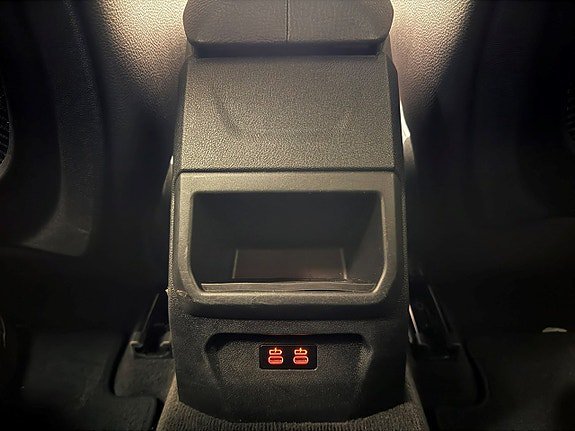 Vehicle Image 26