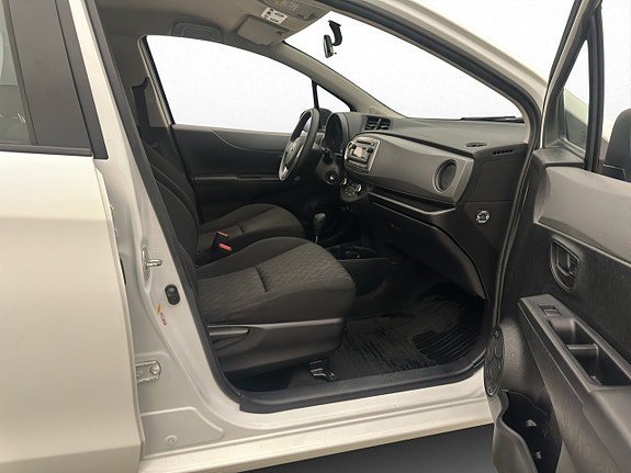 Vehicle Image 17