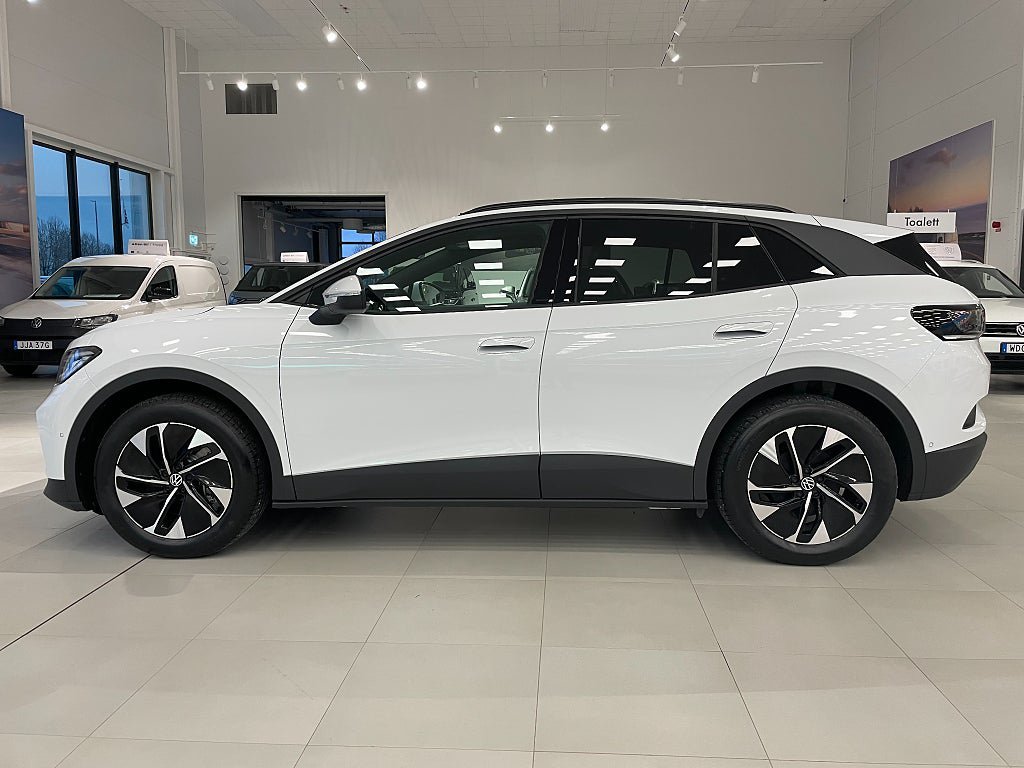 Vehicle Image 8