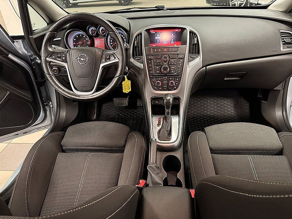 Vehicle Image 7