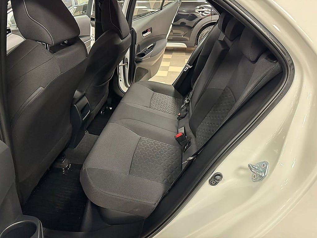 Vehicle Image 12