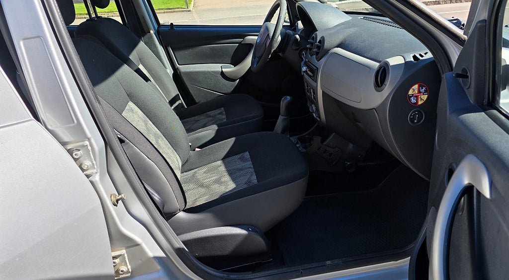 Vehicle Image 6