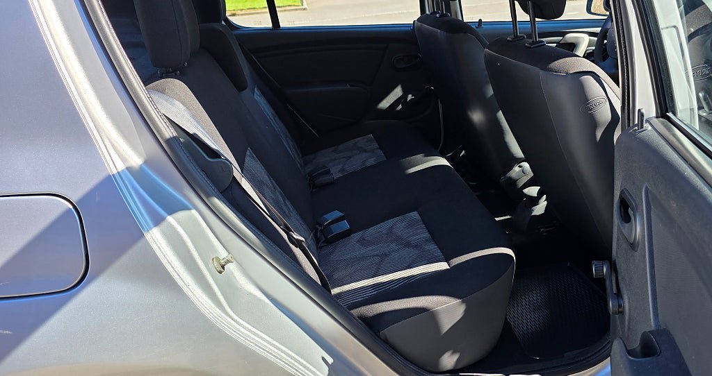 Vehicle Image 7