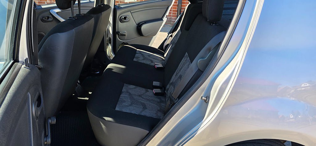 Vehicle Image 8