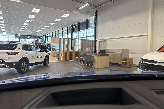 Vehicle Image 18
