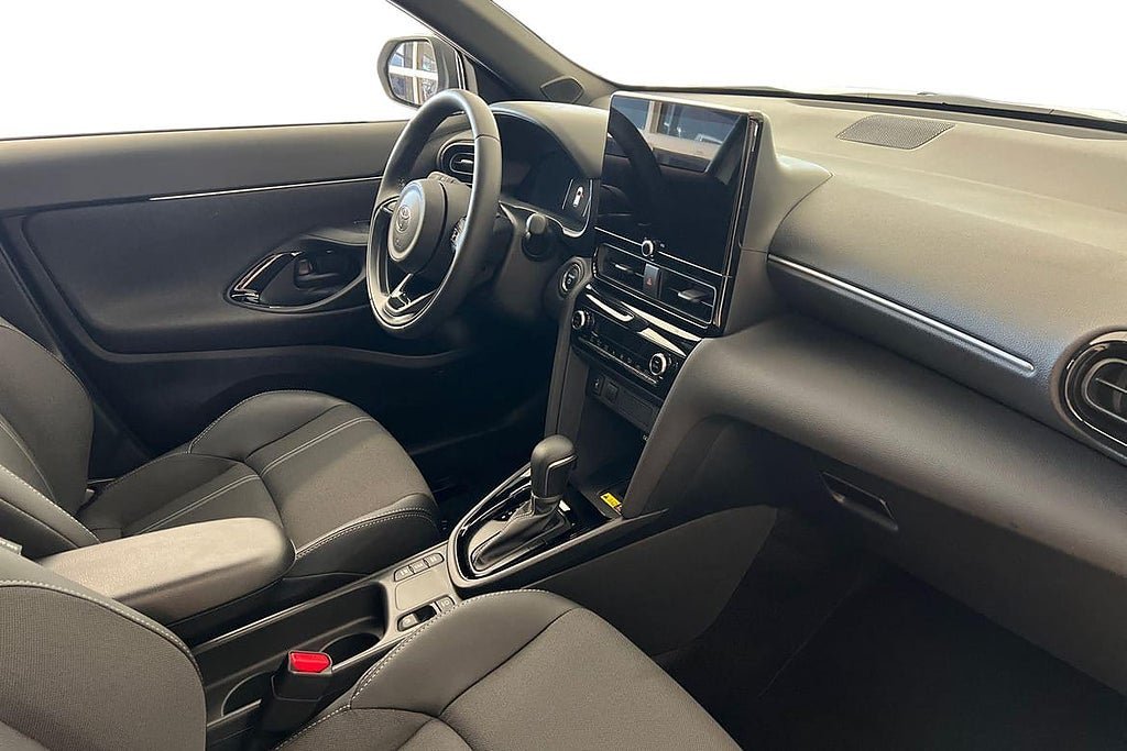 Vehicle Image 6