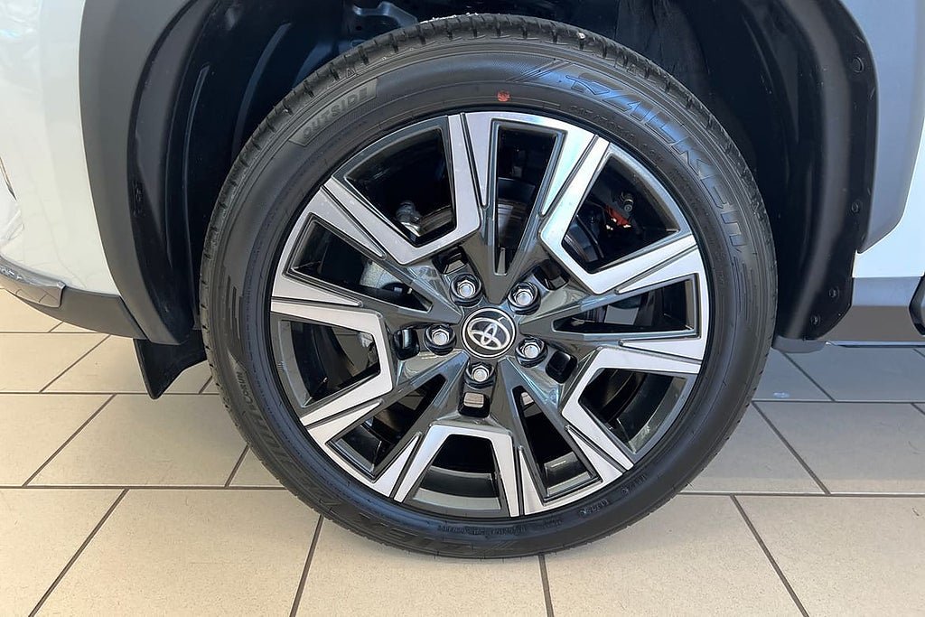 Vehicle Image 15