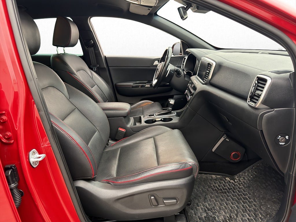 Vehicle Image 25