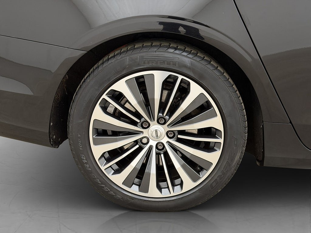 Vehicle Image 30