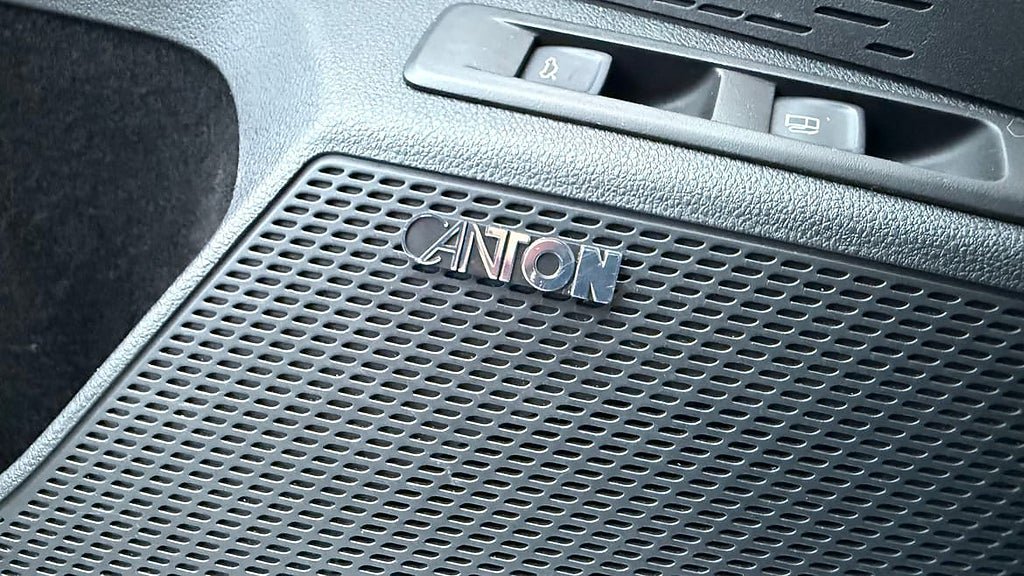 Vehicle Image 23