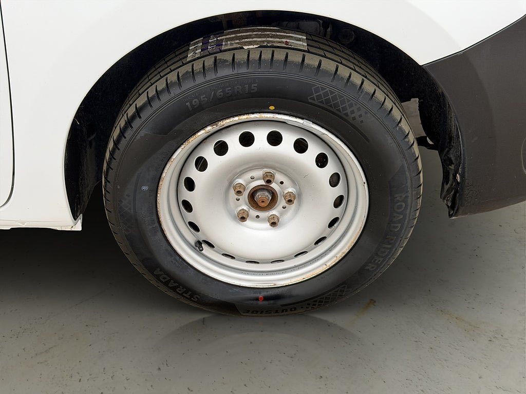 Vehicle Image 26