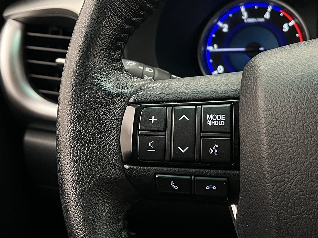 Vehicle Image 17