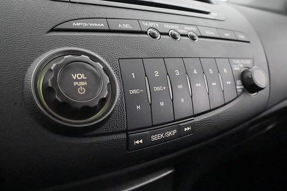 Vehicle Image 24