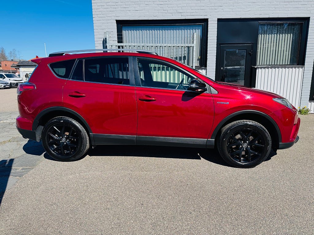 Vehicle Image 10