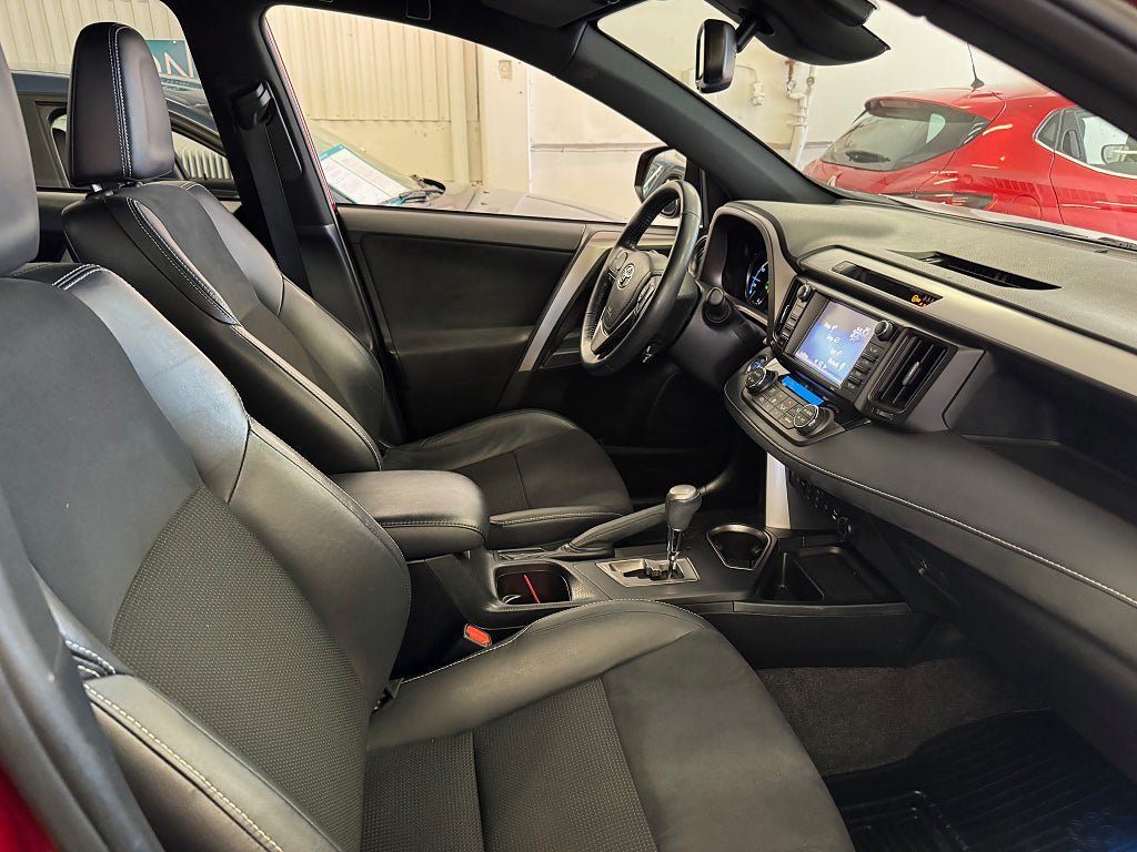 Vehicle Image 17
