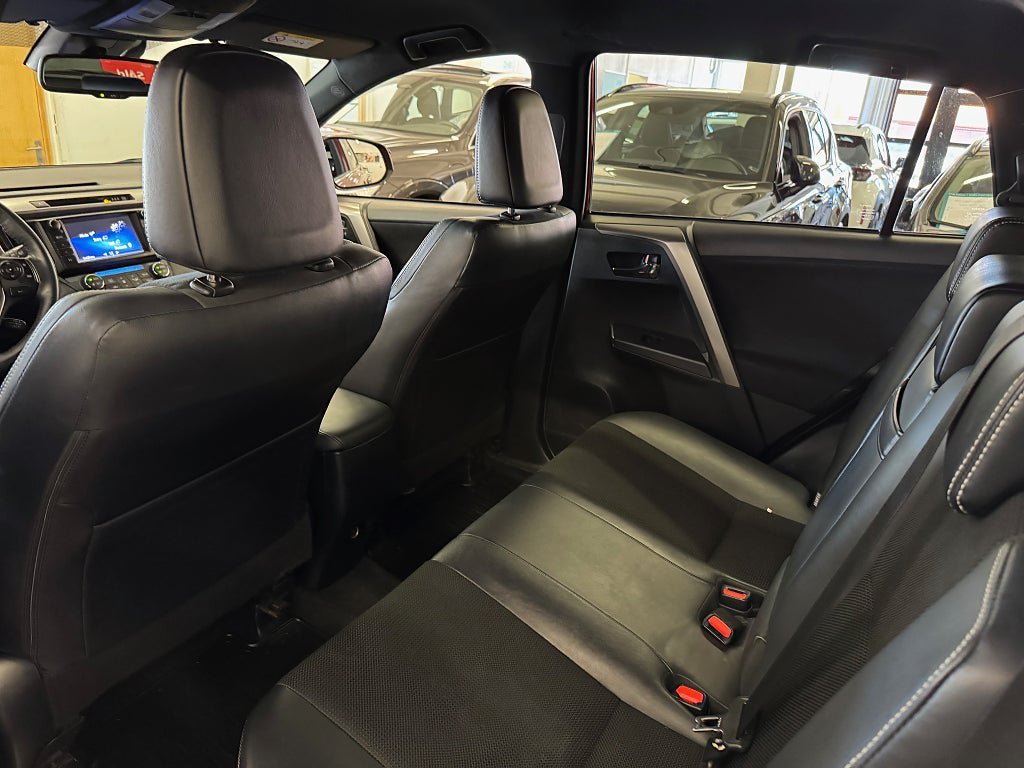 Vehicle Image 19