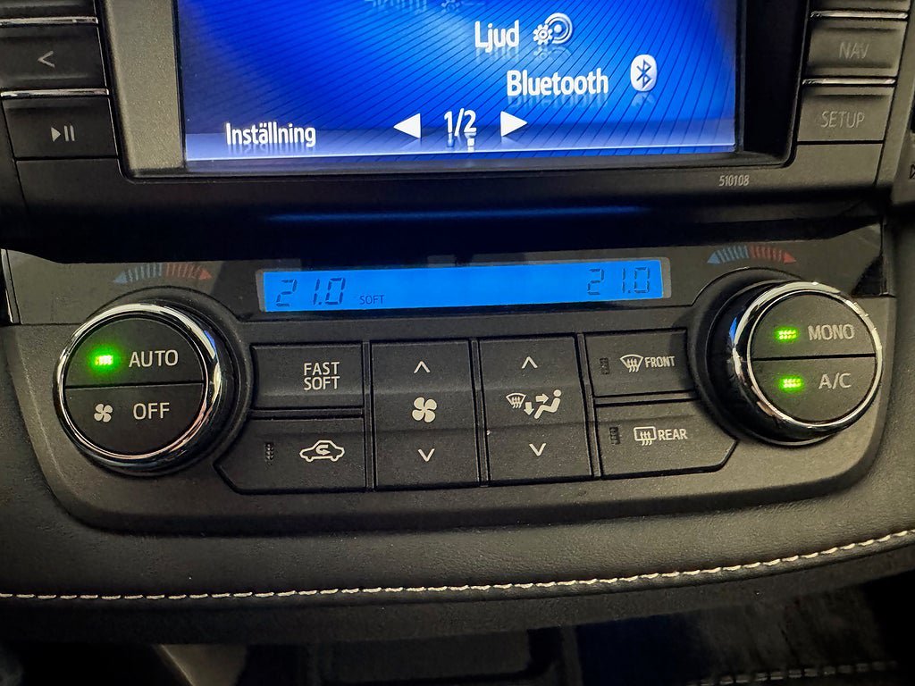 Vehicle Image 23