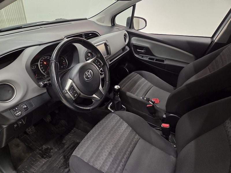 Vehicle Image 10
