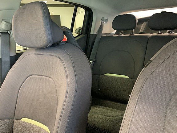 Vehicle Image 24