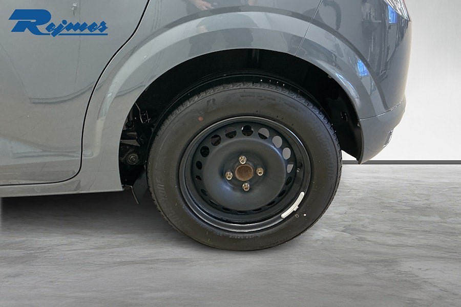 Vehicle Image 15