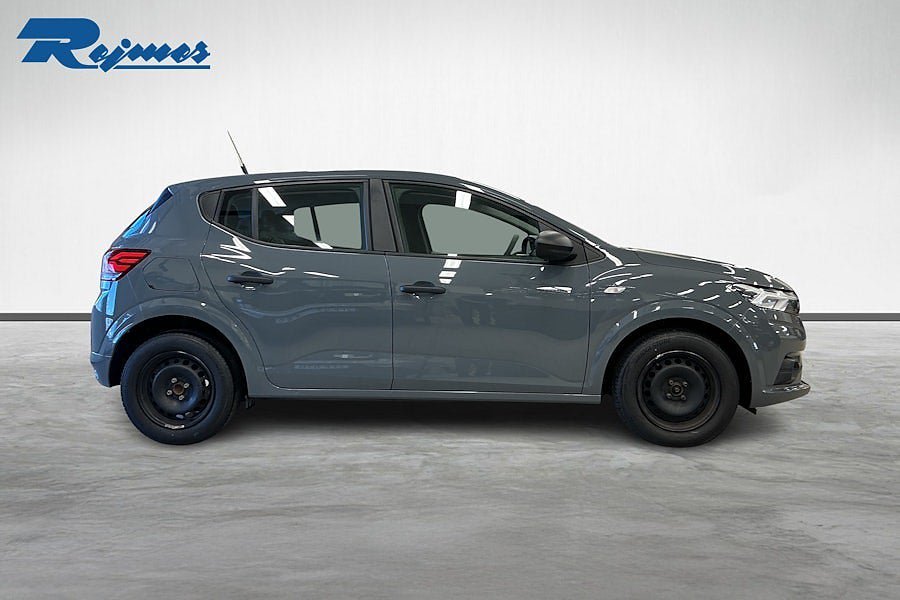 Vehicle Image 16