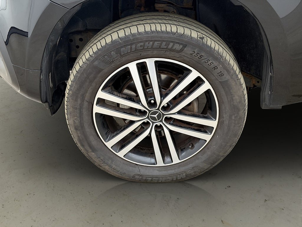 Vehicle Image 26