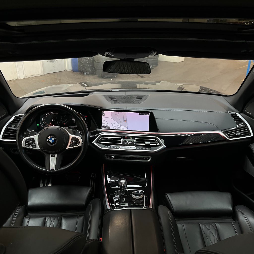 Vehicle Image 9