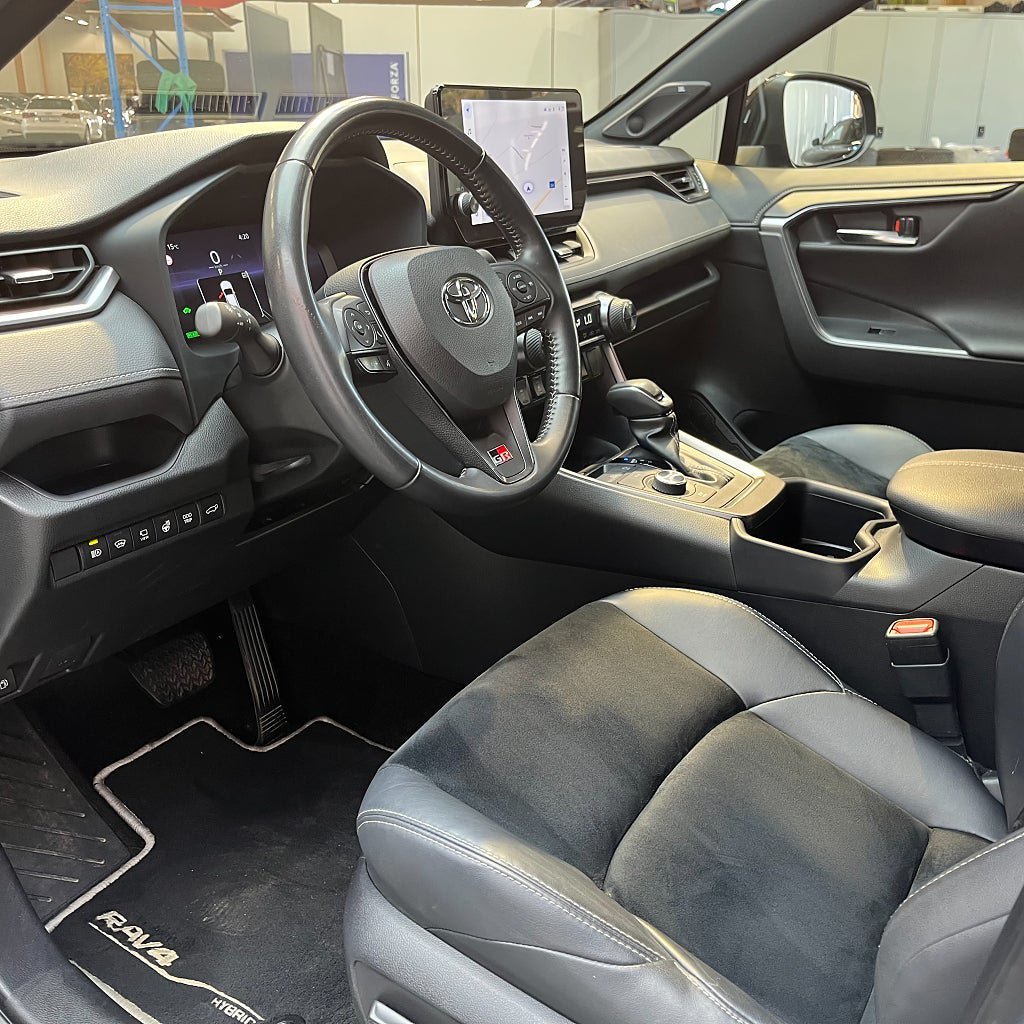 Vehicle Image 9
