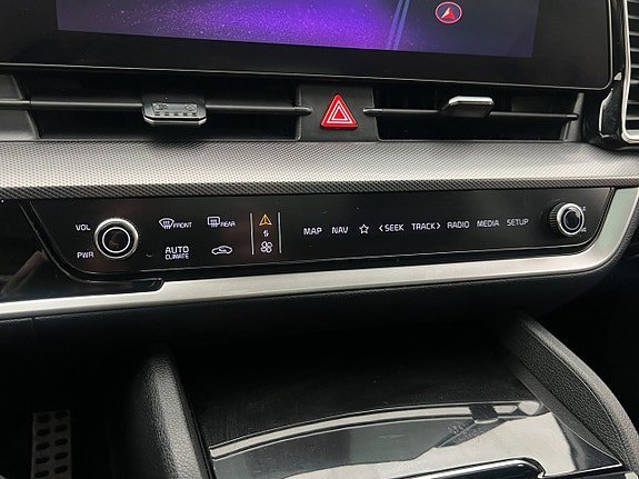 Vehicle Image 28