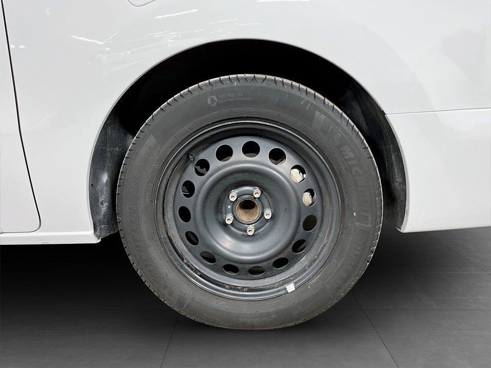 Vehicle Image 17