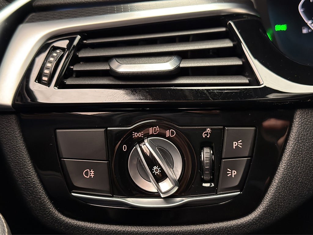 Vehicle Image 28