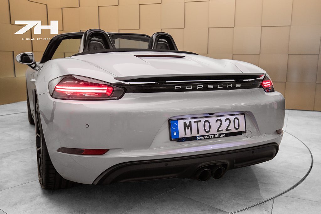 Vehicle Image 23