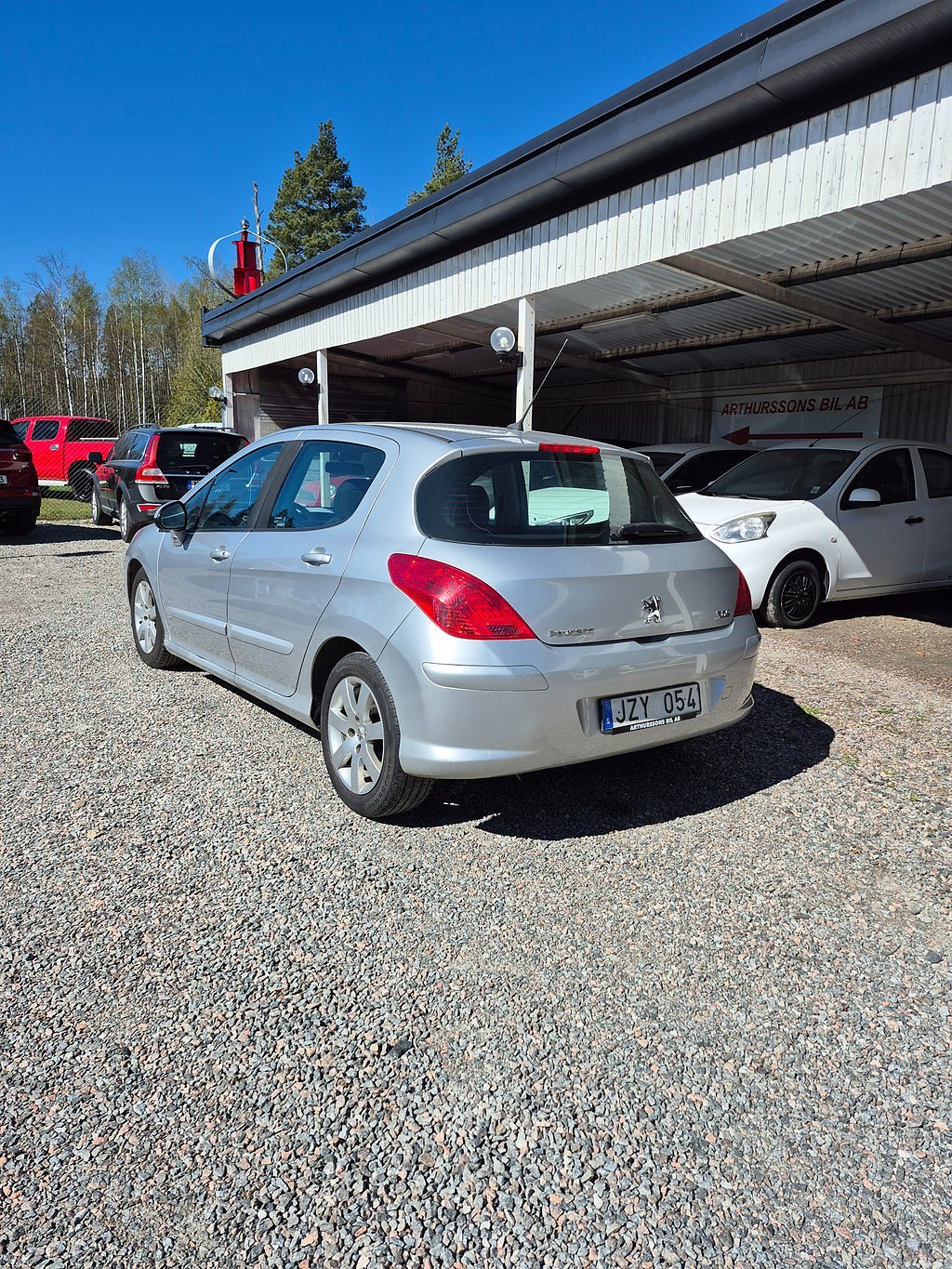Vehicle Image 4