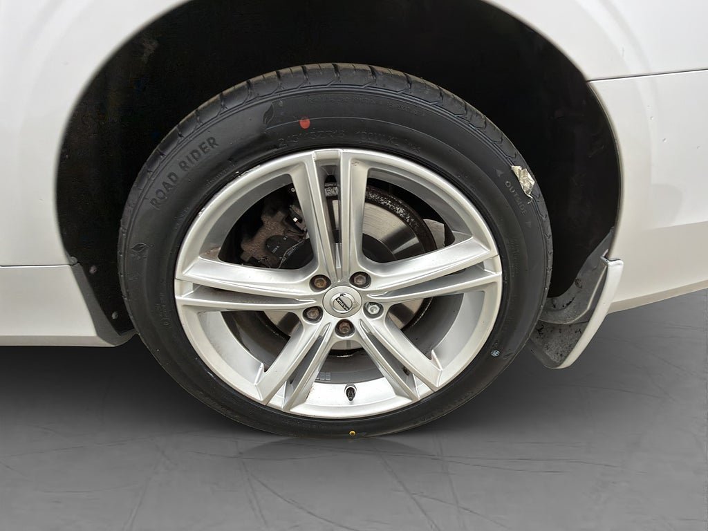 Vehicle Image 33