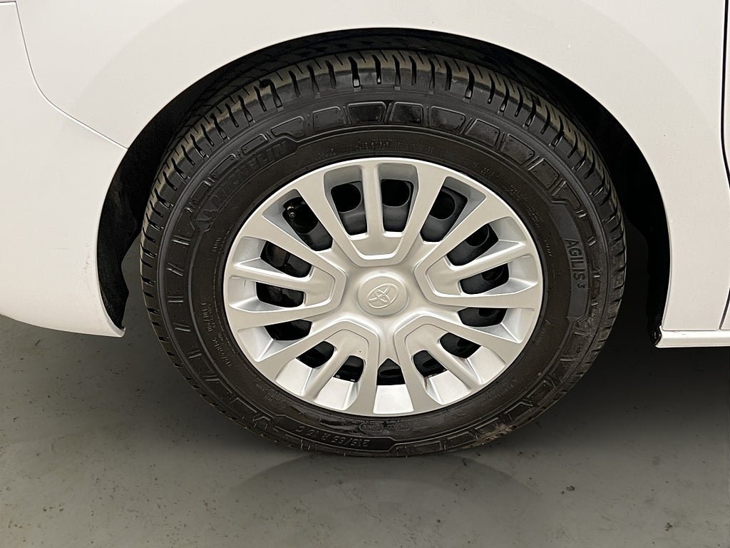 Vehicle Image 30