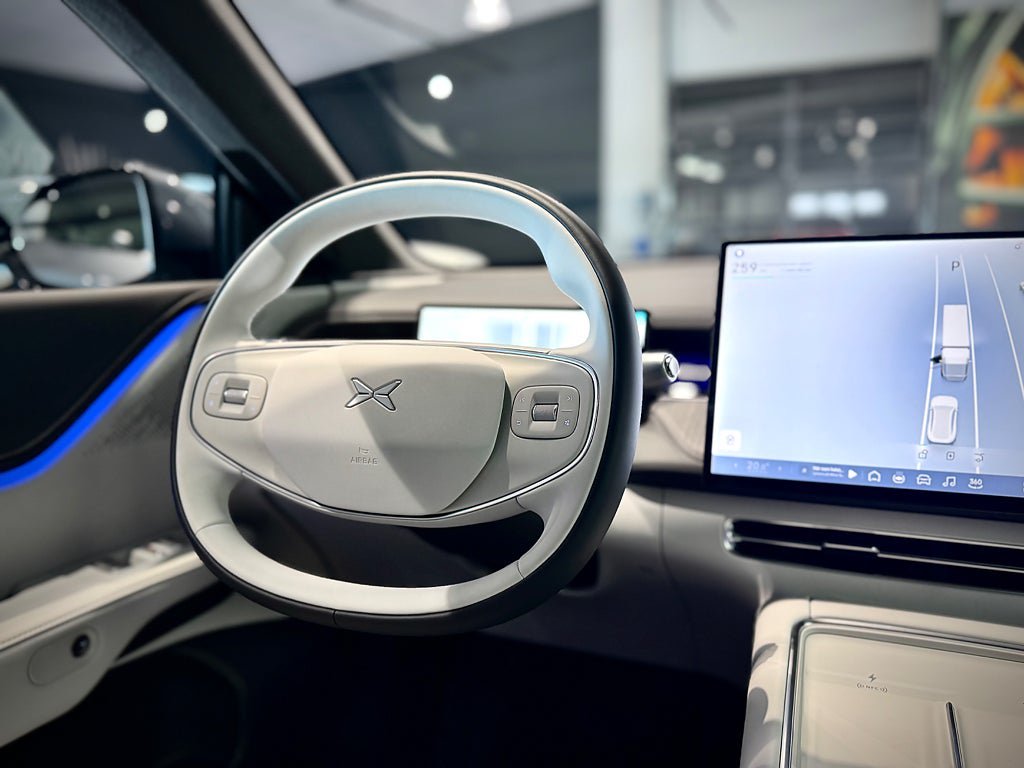 Vehicle Image 10
