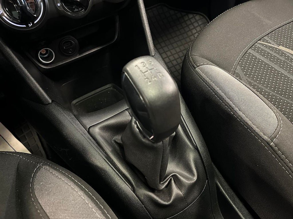 Vehicle Image 17