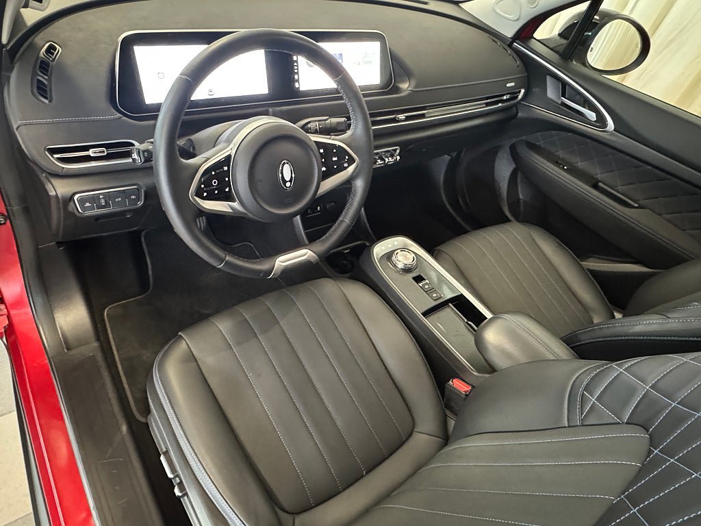 Vehicle Image 6