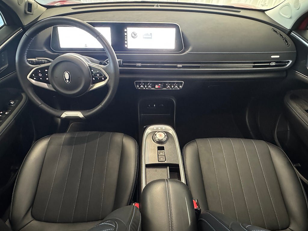 Vehicle Image 7