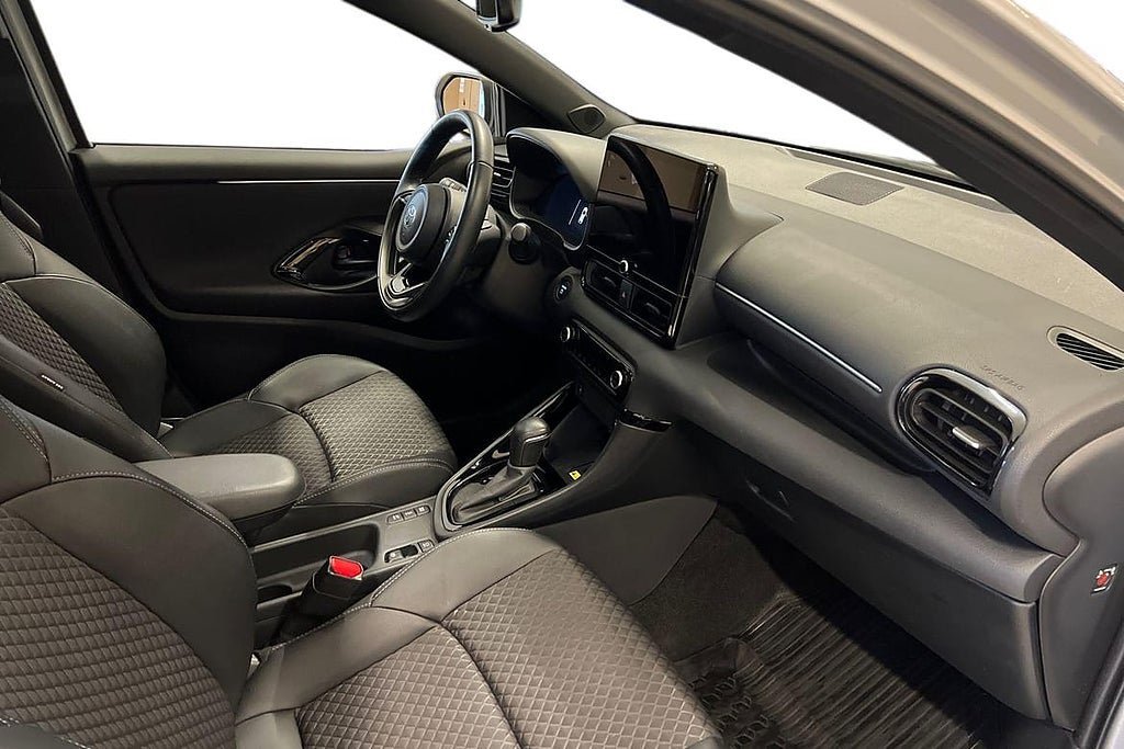 Vehicle Image 6
