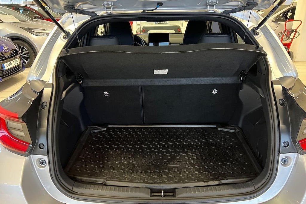 Vehicle Image 10