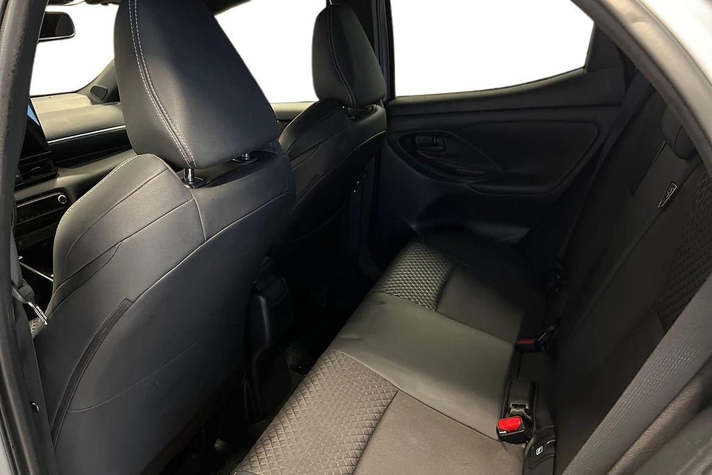 Vehicle Image 11