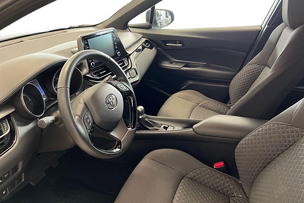 Vehicle Image 12