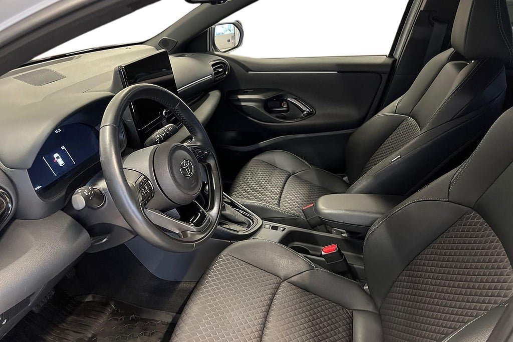 Vehicle Image 12