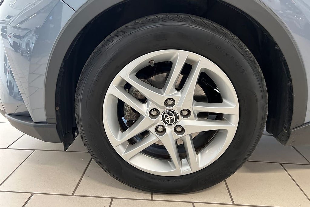 Vehicle Image 15
