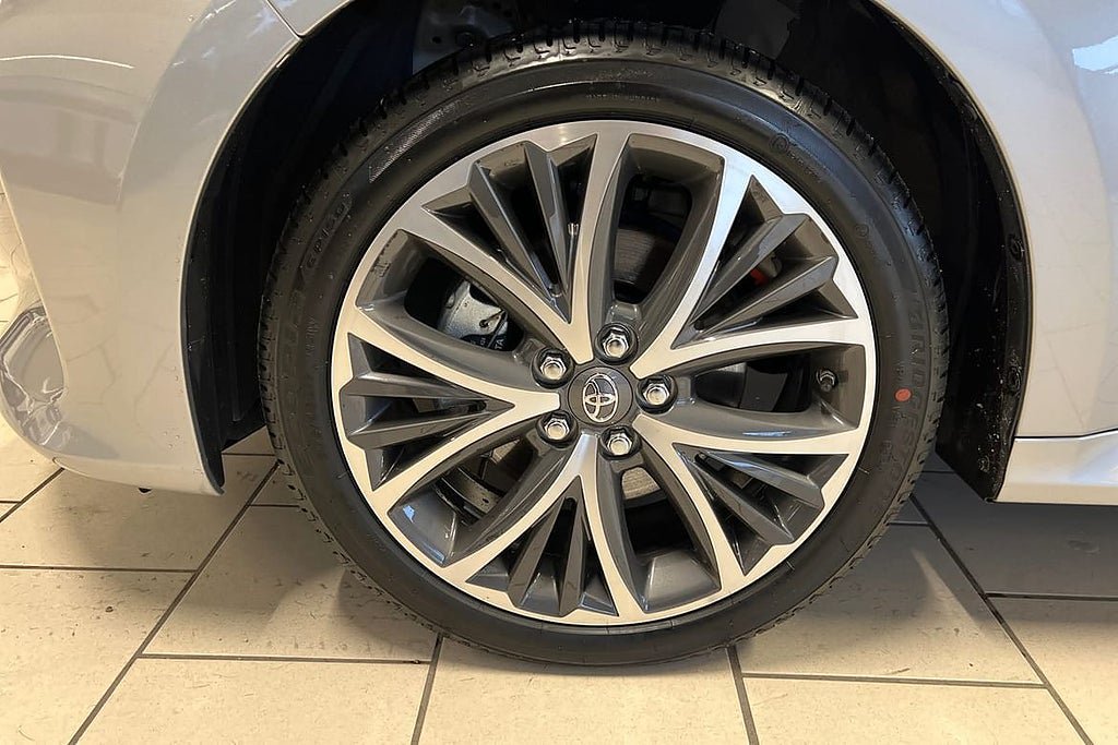 Vehicle Image 15