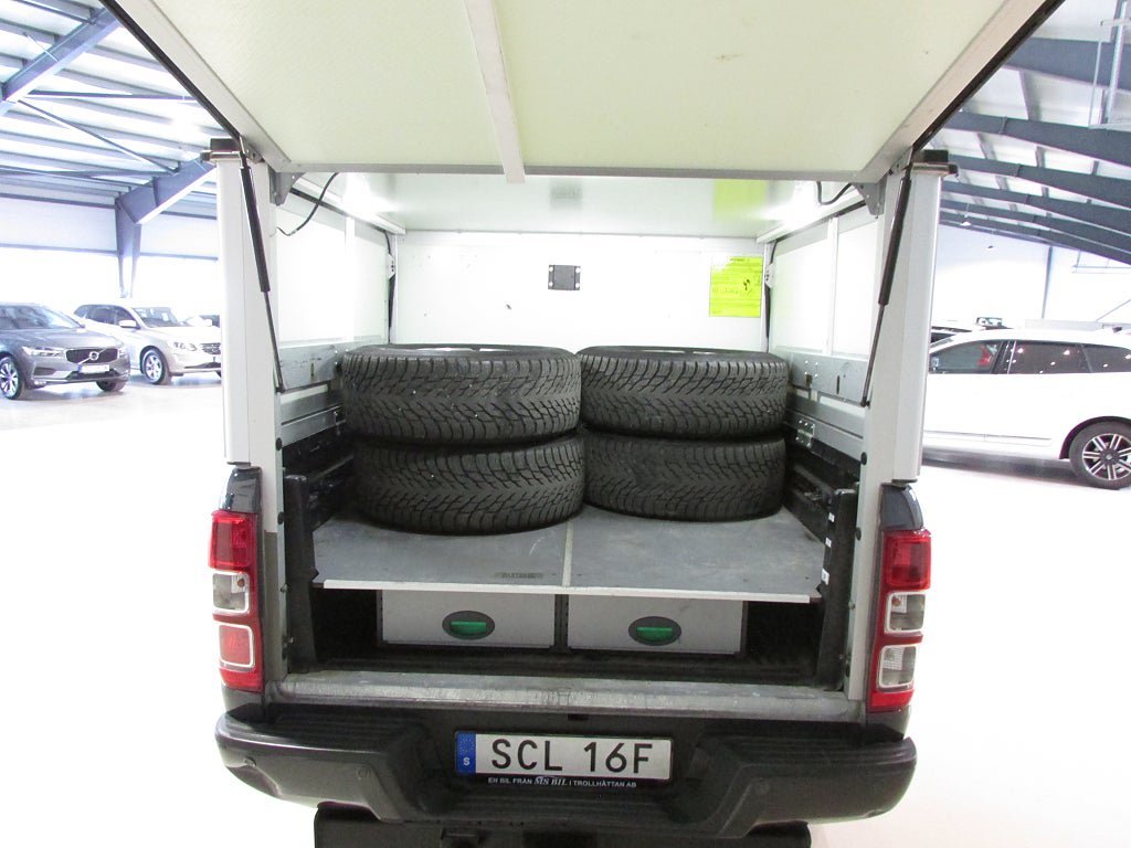 Vehicle Image 12